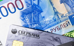 У підсанкційному "Сбербанку" кажуть, що "чипів стало мало", а коштувати "стало дорого"