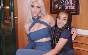 Кардашян вышла в свет с дочерью