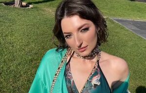 Оруджова в образе жены оккупанта назвала стиральную машину "проституткой"