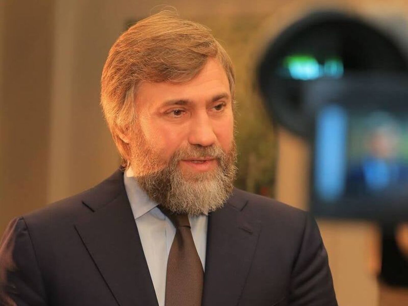 6 июня Новинский опубликовал заявление о сложении полномочий народного депутата