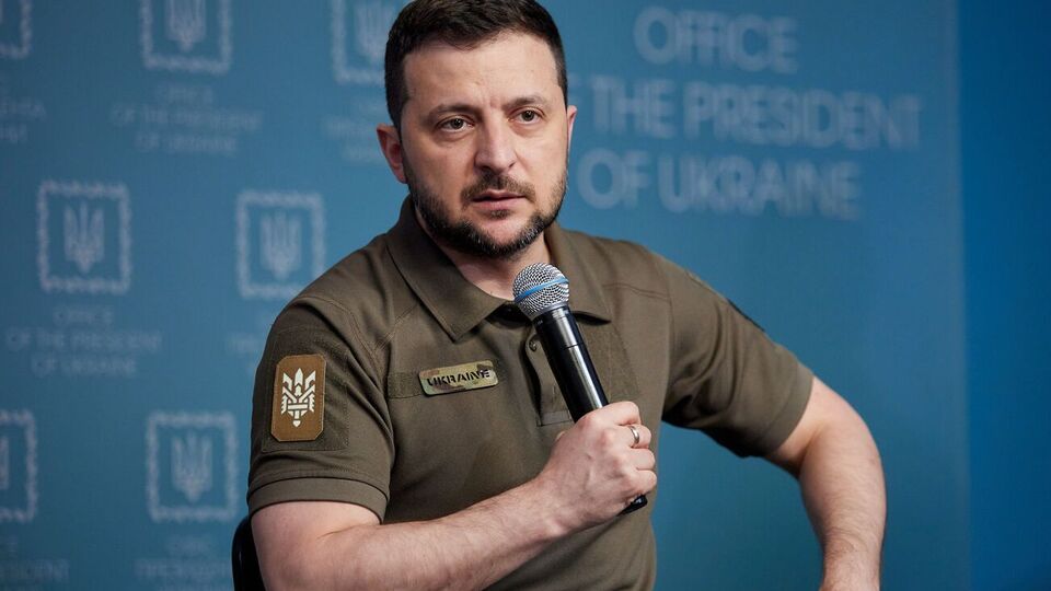 Зеленський назвав сфери, якими посадовцям треба займатися насамперед