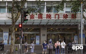 Нападавший захватил несколько десятков заложников и угрожал им ножом