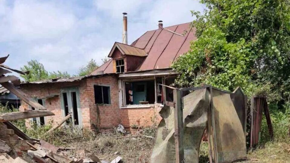 Унаслідок обстрілу окупантами пошкоджено приватний будинок у Городнянській громаді, зазначили в Держприкордонслужбі