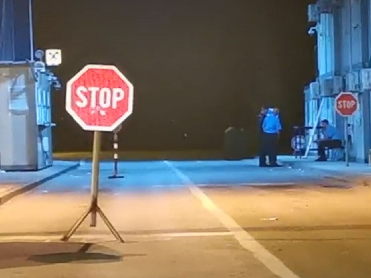 Из-за решения властей Косово запретить сербские документы вчера было заблокировано движение на двух пунктах пропуска между Косово и Сербией