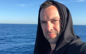 Арестович: Флешмобы канализируют социальные напряжения, которые социум не умеет канализировать иначе