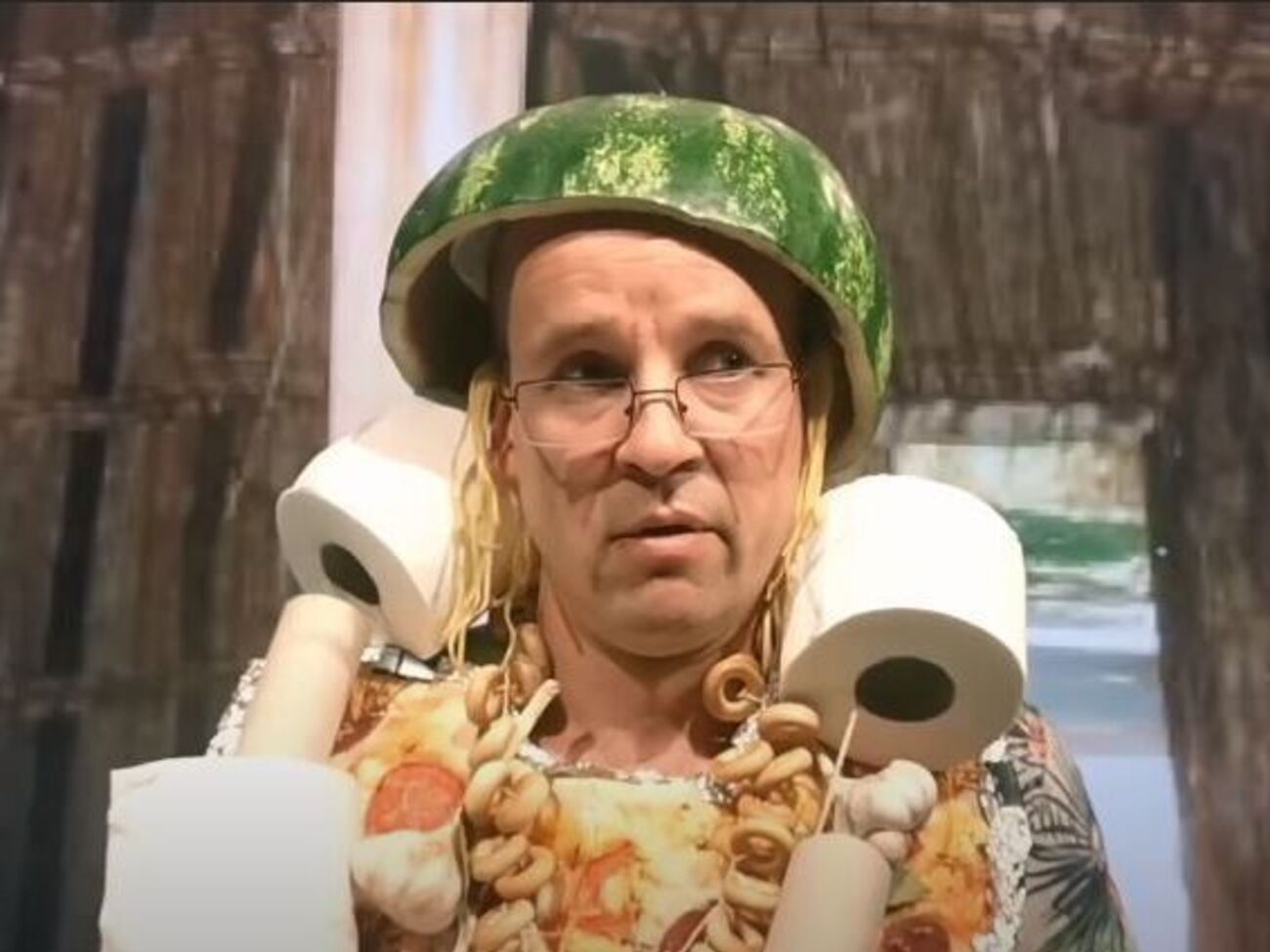 Великий показал, как Лаврова приняли в Уганде