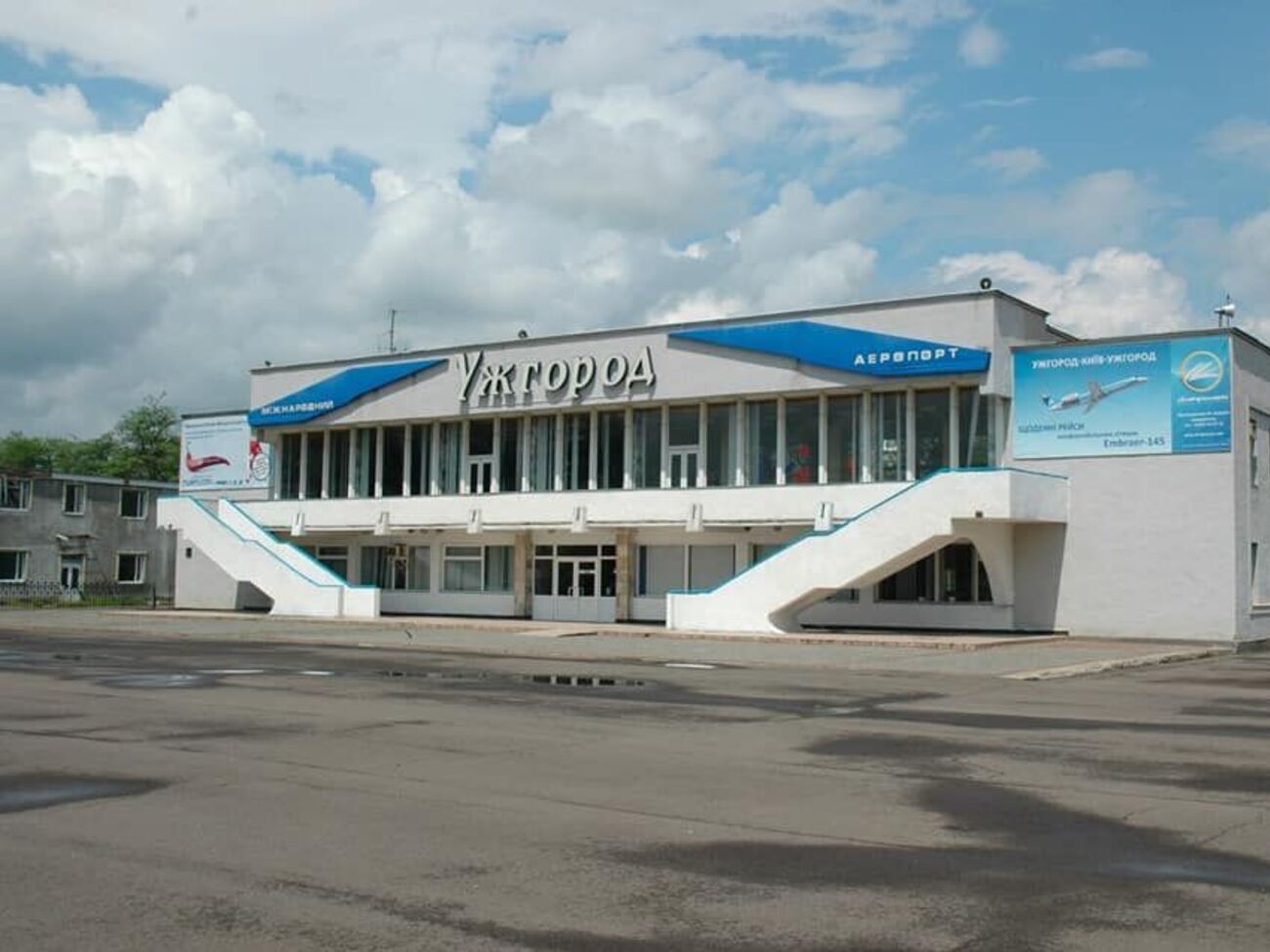 Для взлета и посадки в Ужгороде самолетам приходится залетать в воздушное пространство Словакии