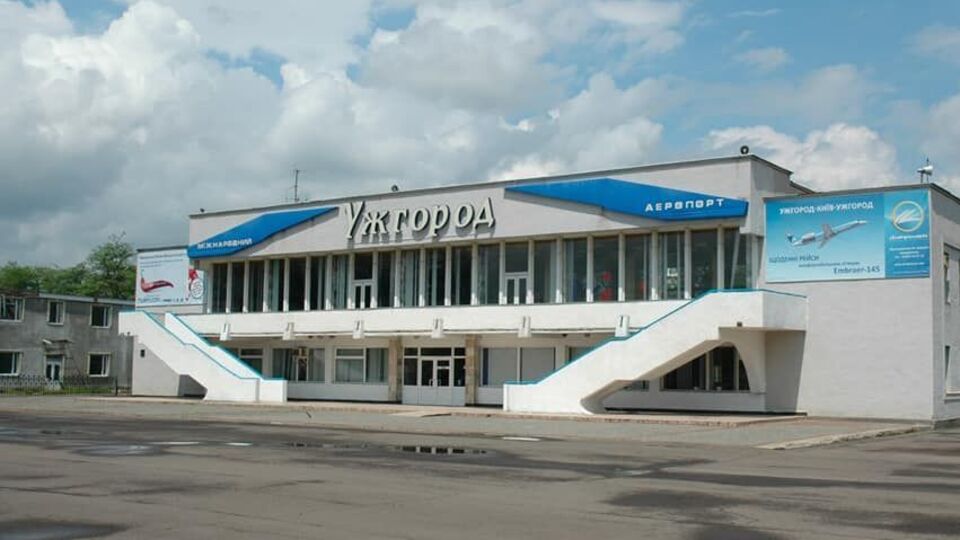 Для взлета и посадки в Ужгороде самолетам приходится залетать в воздушное пространство Словакии