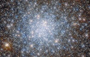 На снимке показана центральная часть шарового звездного скопления NGC 6638