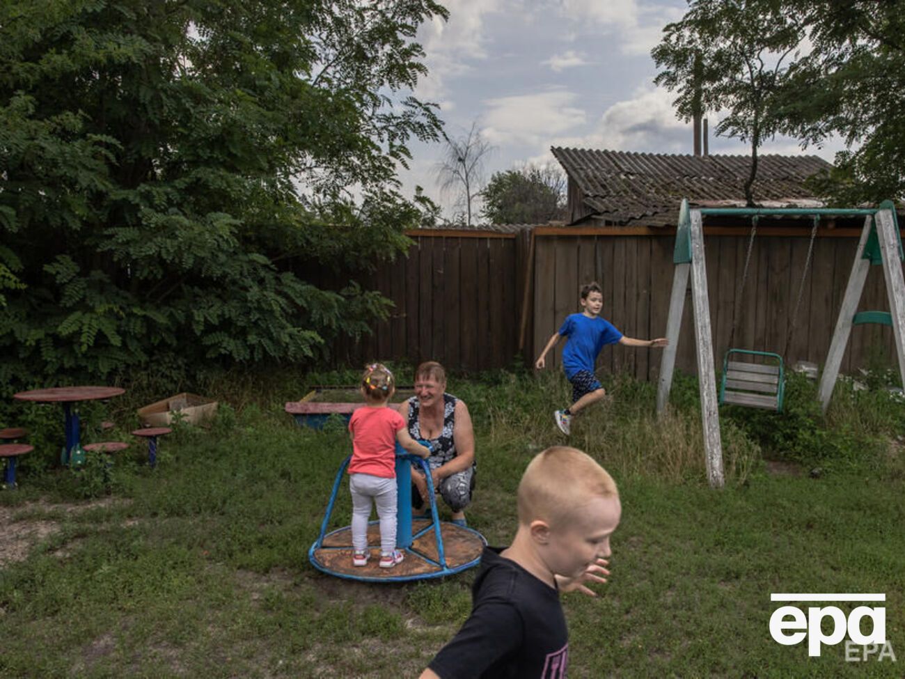 Залежно від ситуації в регіоні, МОН дозволяє працювати дитсадкам від двох до 12 годин на день