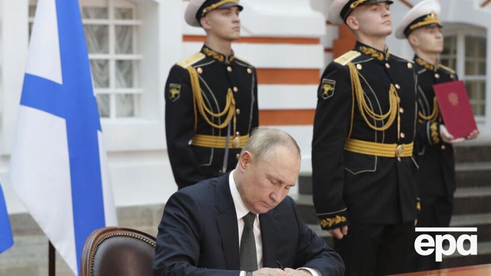 31 липня у Росії святкували День військово-морського флоту, проте окупанти скасували святкові заходи у захопленому Криму