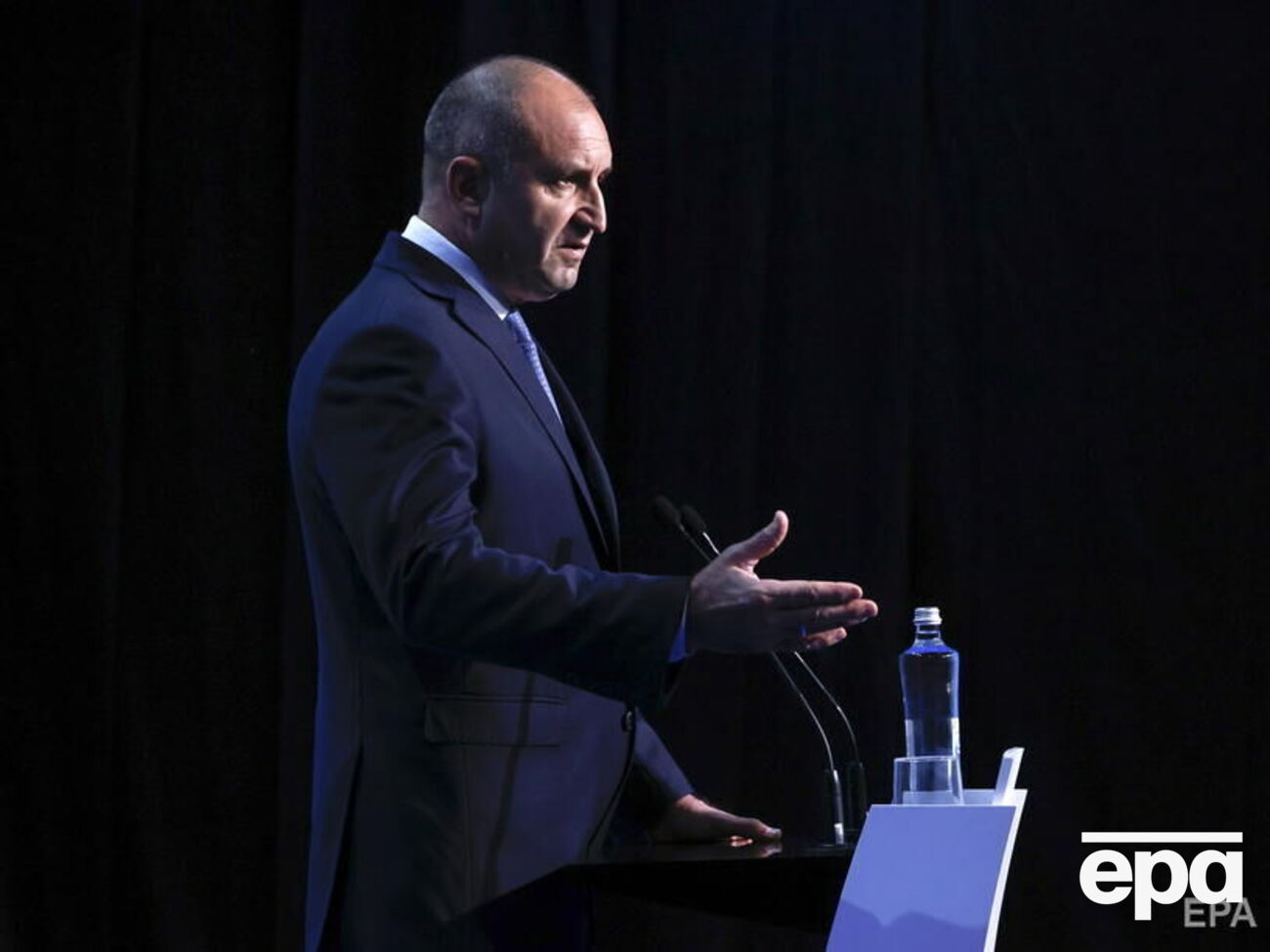 Радев розпустив парламент на тлі політичної кризи