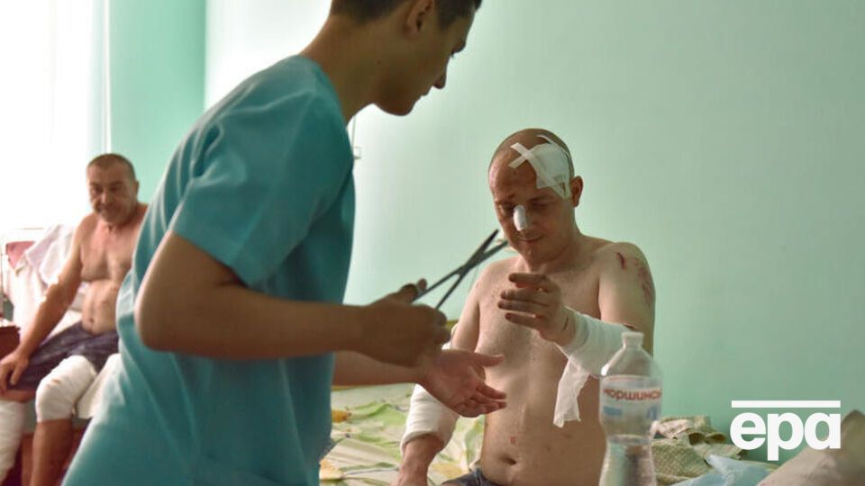 56 медиков получили сложные ранения при исполнении своих профессиональных обязанностей, заявил Ляшко