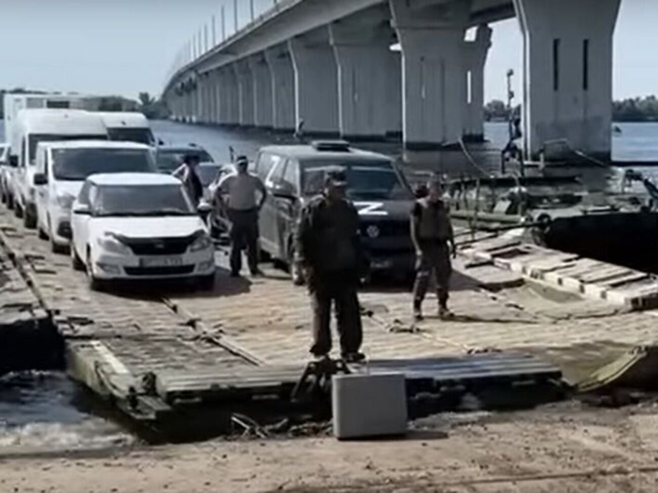 Оккупанты не могут пользоваться мостом