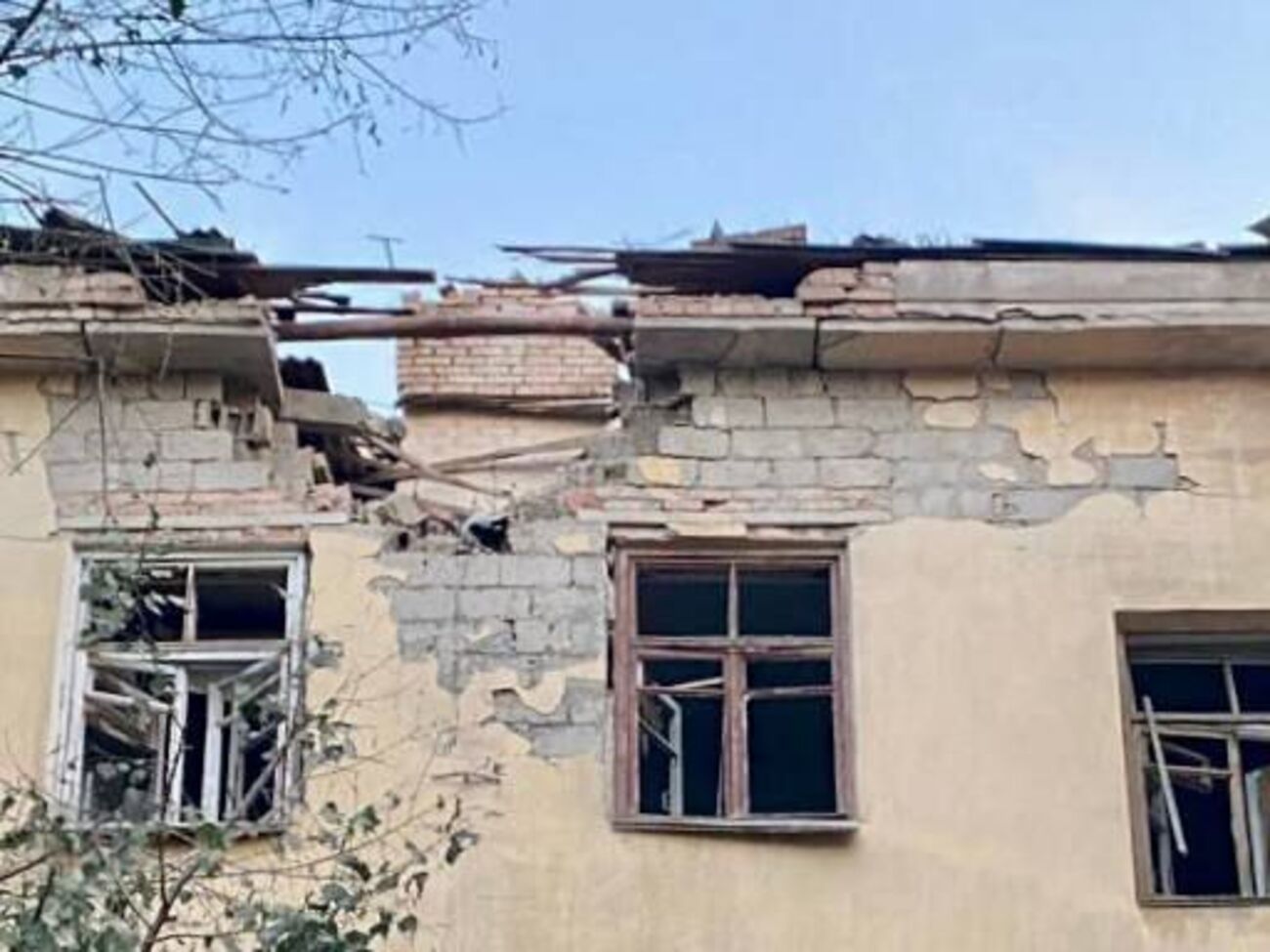 "Грады" вывели из строя линию электропередачи, несколько тысяч жителей города осталось без света &ndash; ОВА