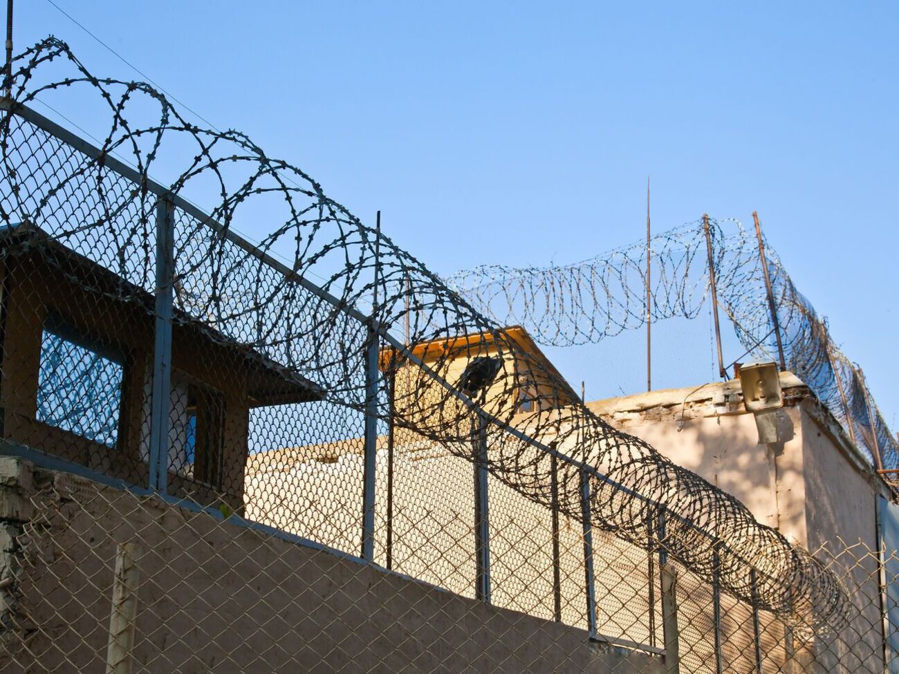 Окупанти привезли до Оленівки "експертів"