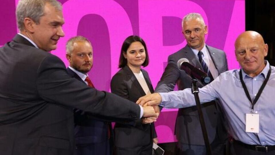 Білоруські опозиціонери хочуть "забезпечити транзит влади від диктатури до демократії" й обіцяють не "формувати хунту"