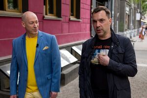 Арестович: Это впервые прозвучит в украинском медийном пространстве: украинская и западные разведки разошлись только в сценарии вторжения РФ