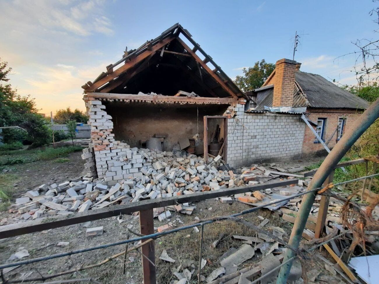 "Чорний день". Окупанти завдали масованого удару по Нікопольському району, 13 загиблих, 11 поранених. Фоторепортаж