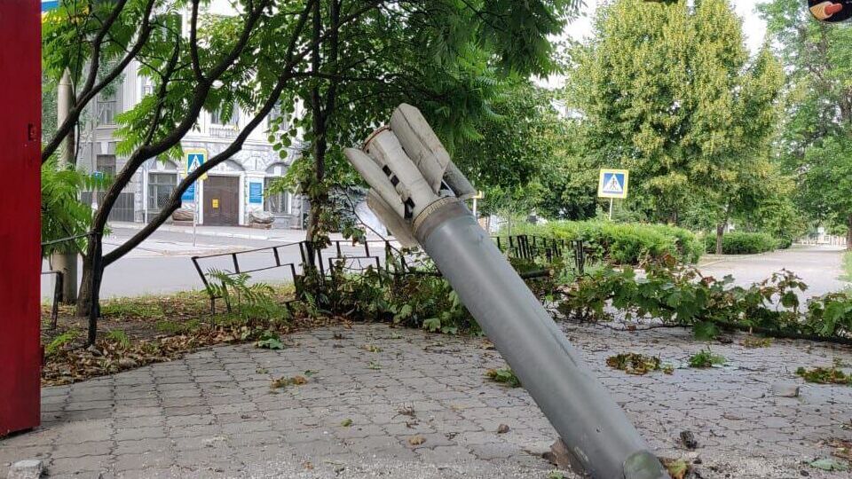 В результате обстрела повреждены три дома