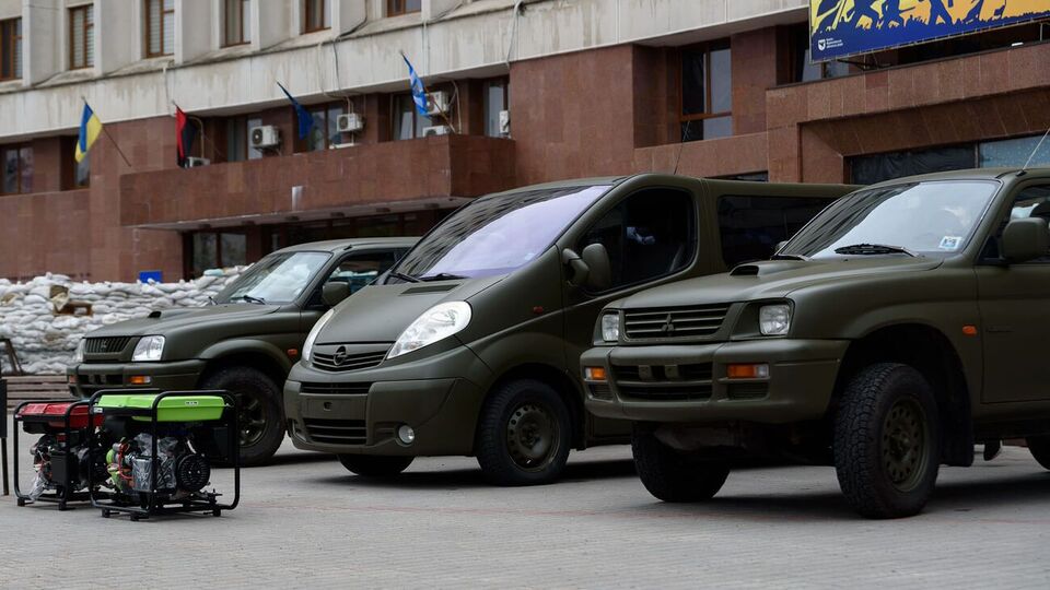 Співробітники "ДТЕК Енерго" в Івано-Франківській області переказали одноденний заробіток, щоб купити автомобілі для ЗСУ