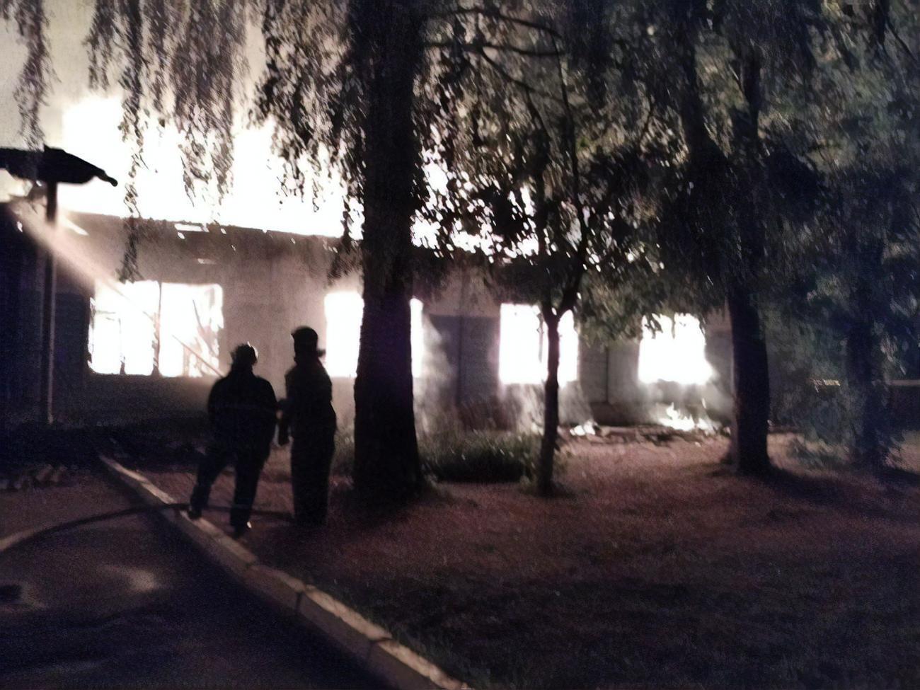 В подмосковном Долгопрудном горела казарма воинской части