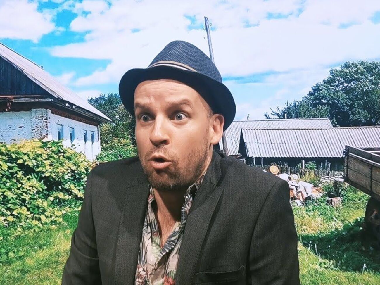 Великий в образі дядька Сергія заявив, що російські сухі пайки не їдять ні свині, ні собаки