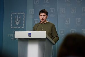 Подоляк считает, что взрывы в Зябровке и Новофедоровке имеют кармический характер