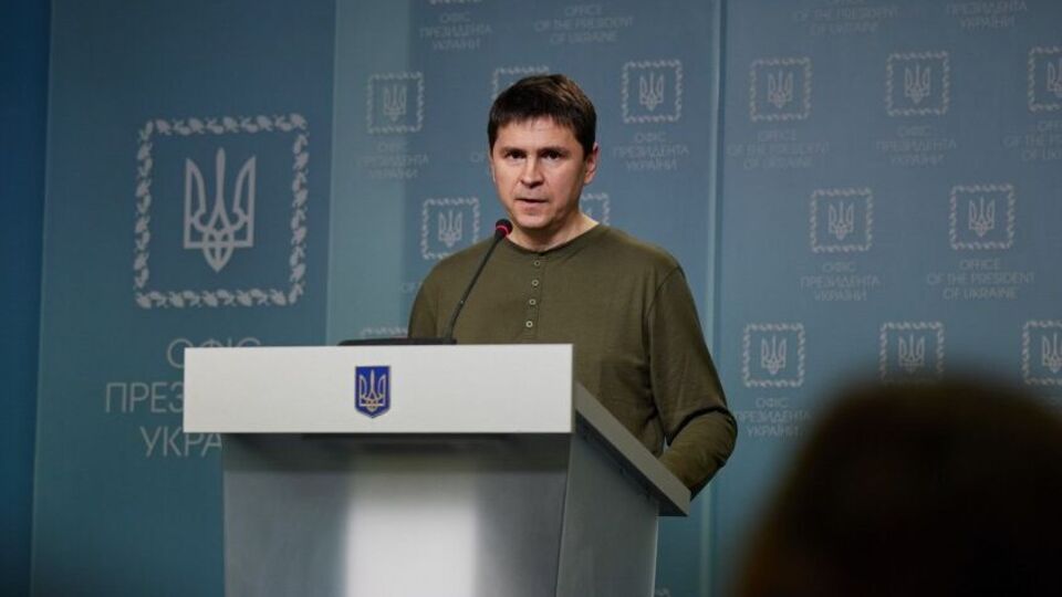 Подоляк вважає, що вибухи у Зябрівці та Новофедорівці мають кармічний характер