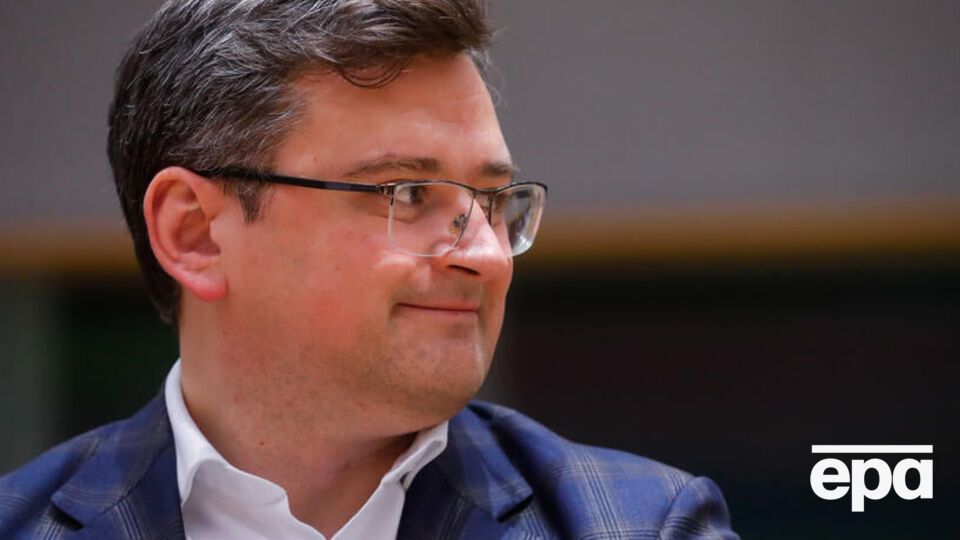 Кулеба заявил, что украинские дипломаты работают над тем, чтобы ограничить въезд россиян в Европу