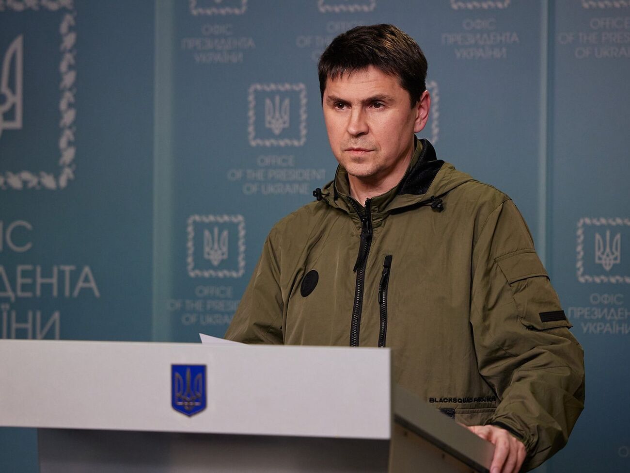 Подоляк показал видео, как оккупанты стреляют из "Градов" из жилых кварталов