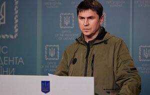 Подоляк показав відео, як окупанти стріляють із "Градів" із житлових кварталів