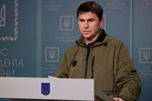 Подоляк показал видео, как оккупанты стреляют из "Градов" из жилых кварталов