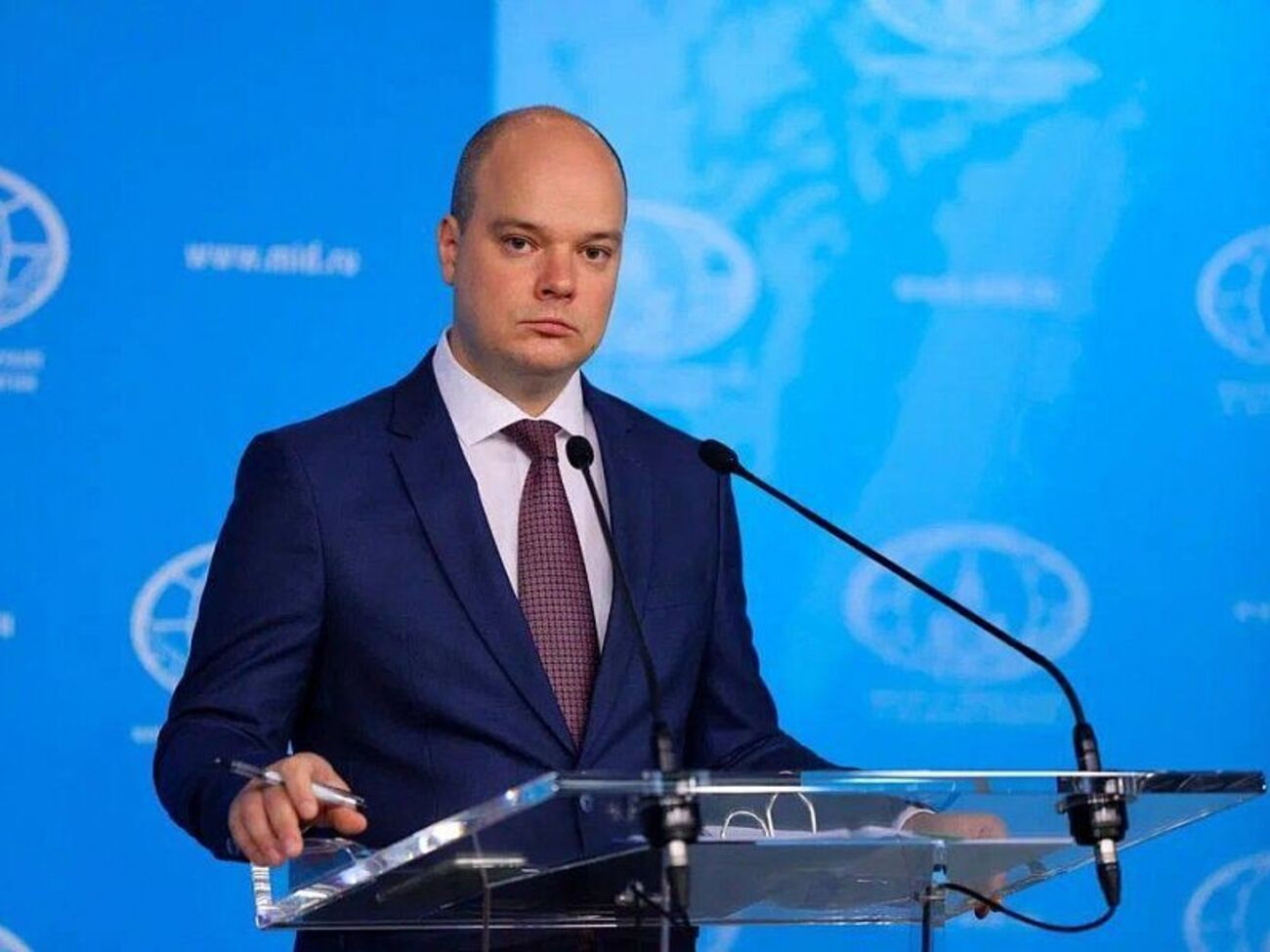 Швейцария не может выступать ни посредником, ни представителем интересов Украины, отметили в МИД РФ