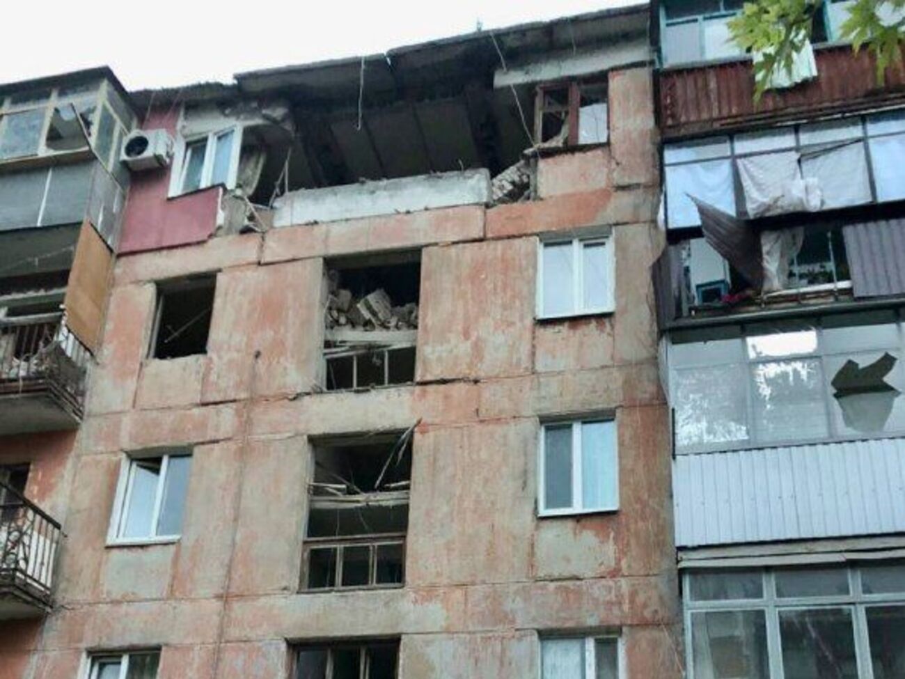 У Марганці пошкоджено чотири багатоповерхові будинки й кілька приватних