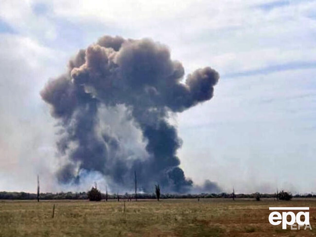 Официальная российская версия объясняет взрывы в Новофедоровке небрежностью и детонацией боеприпасов. Верят в это не все