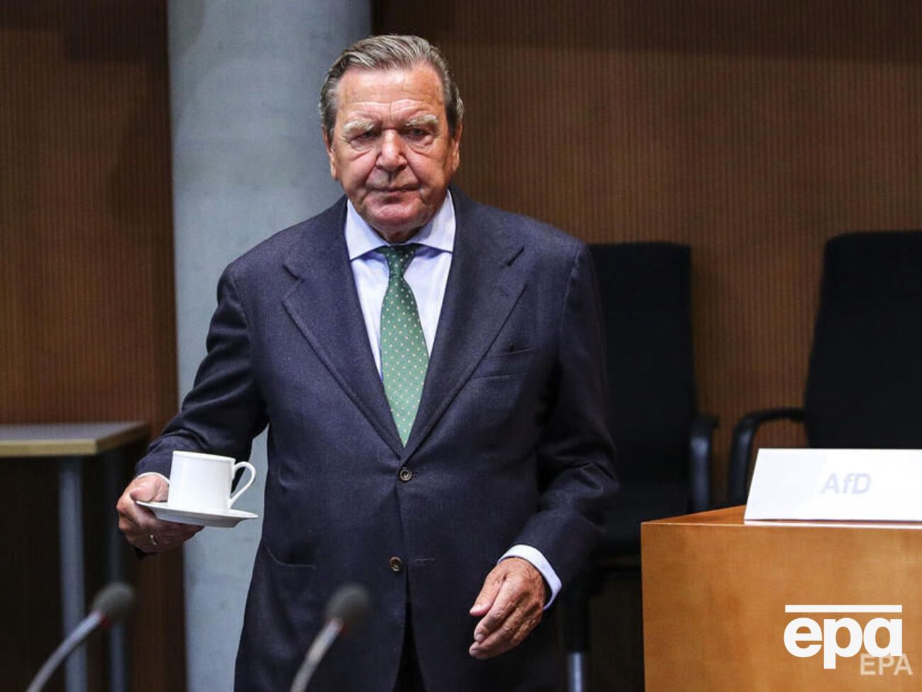 Фельдгузен отметила, что немцы понимают Шредера все меньше