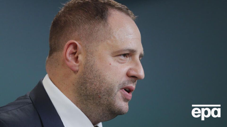 Арестович заявив, що за Єрмаком (на фото) стежать спецслужби