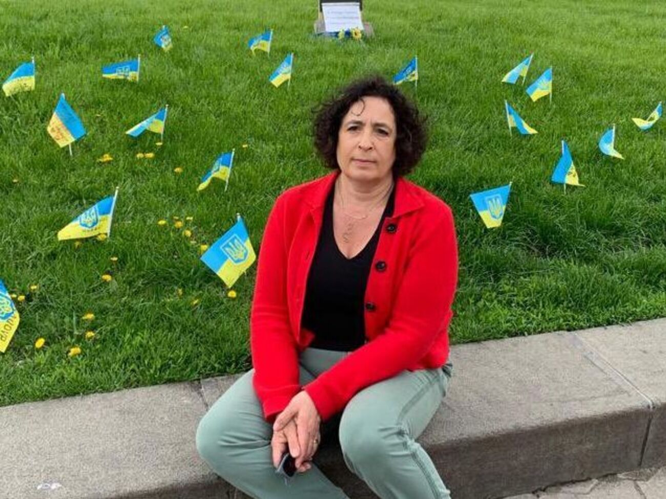 Симмонс:&nbsp;Мемориал Холокоста находится посреди поля &ndash; нет никакой другой причины для удара