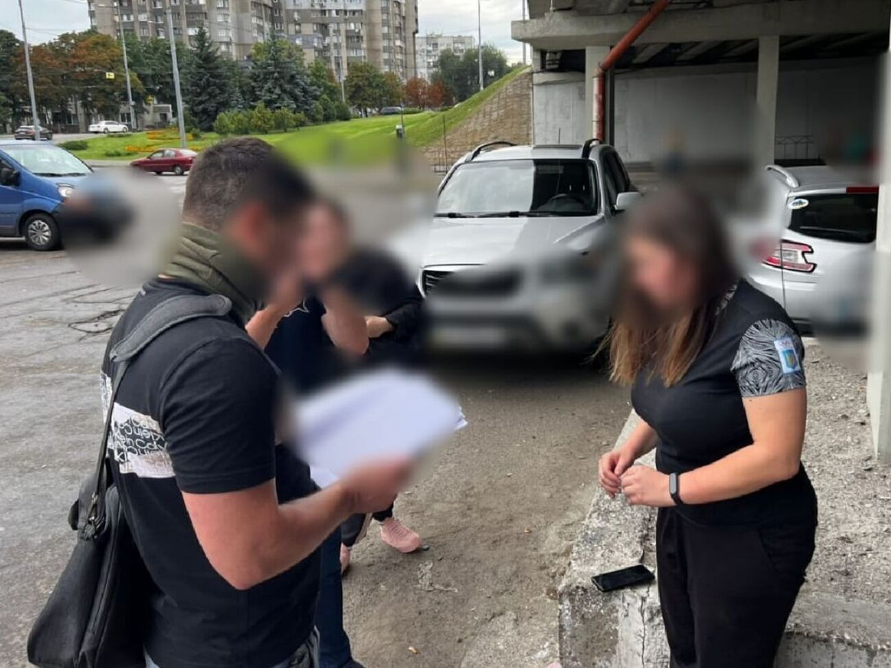 Підозрювану затримали під час зйомки військової частини