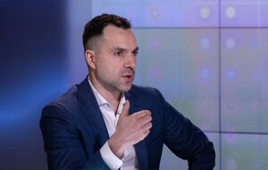 Арестович наголосив, що лендліз іще не запрацював