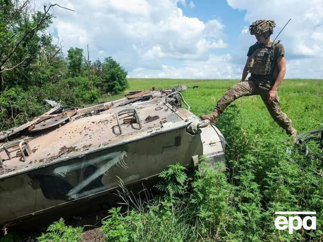 Окупанти у війні проти України втратили понад 1800 танків