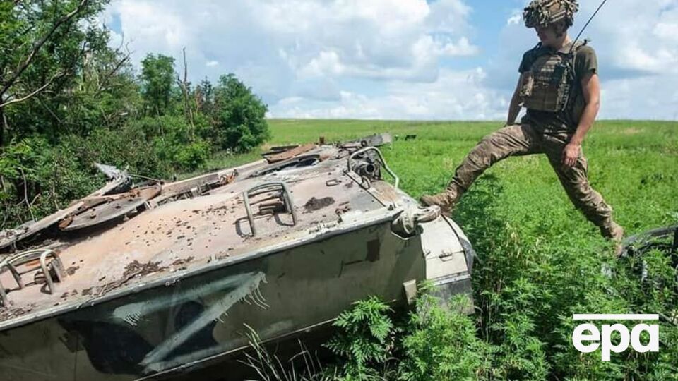Окупанти у війні проти України втратили понад 1800 танків