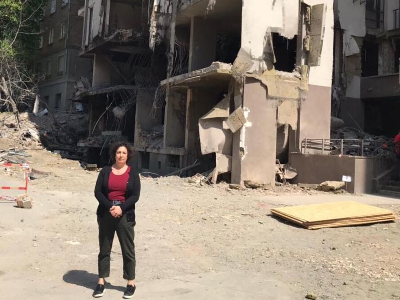 Сіммонс: Необхідно знайти безпечні способи висловитися для постраждалих жінок