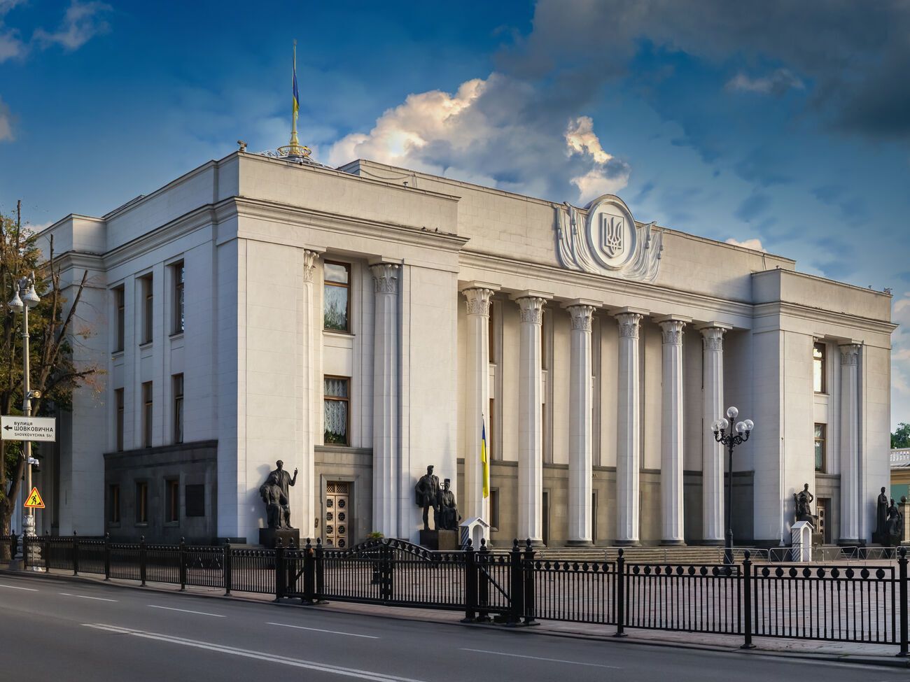 Комитет ВРУ по вопросам нацбезопасности, обороны и разведки поддержал в целом законопроекты №7664 и №7665, отметил Железняк