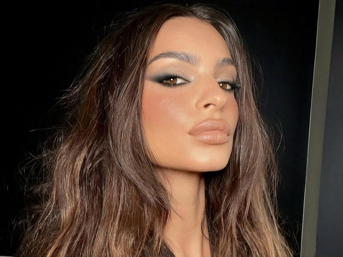 Ратаковски родила сына весной 2021 года