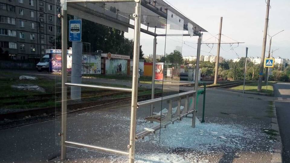 В Харькове возле остановок неоднократно взрывались снаряды