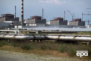 По словам сотрудников станции, снаряды падают недалеко от нее каждый день