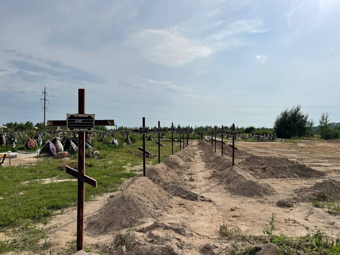 У Бучі поховали ще 35 неопізнаних місцевих жителів