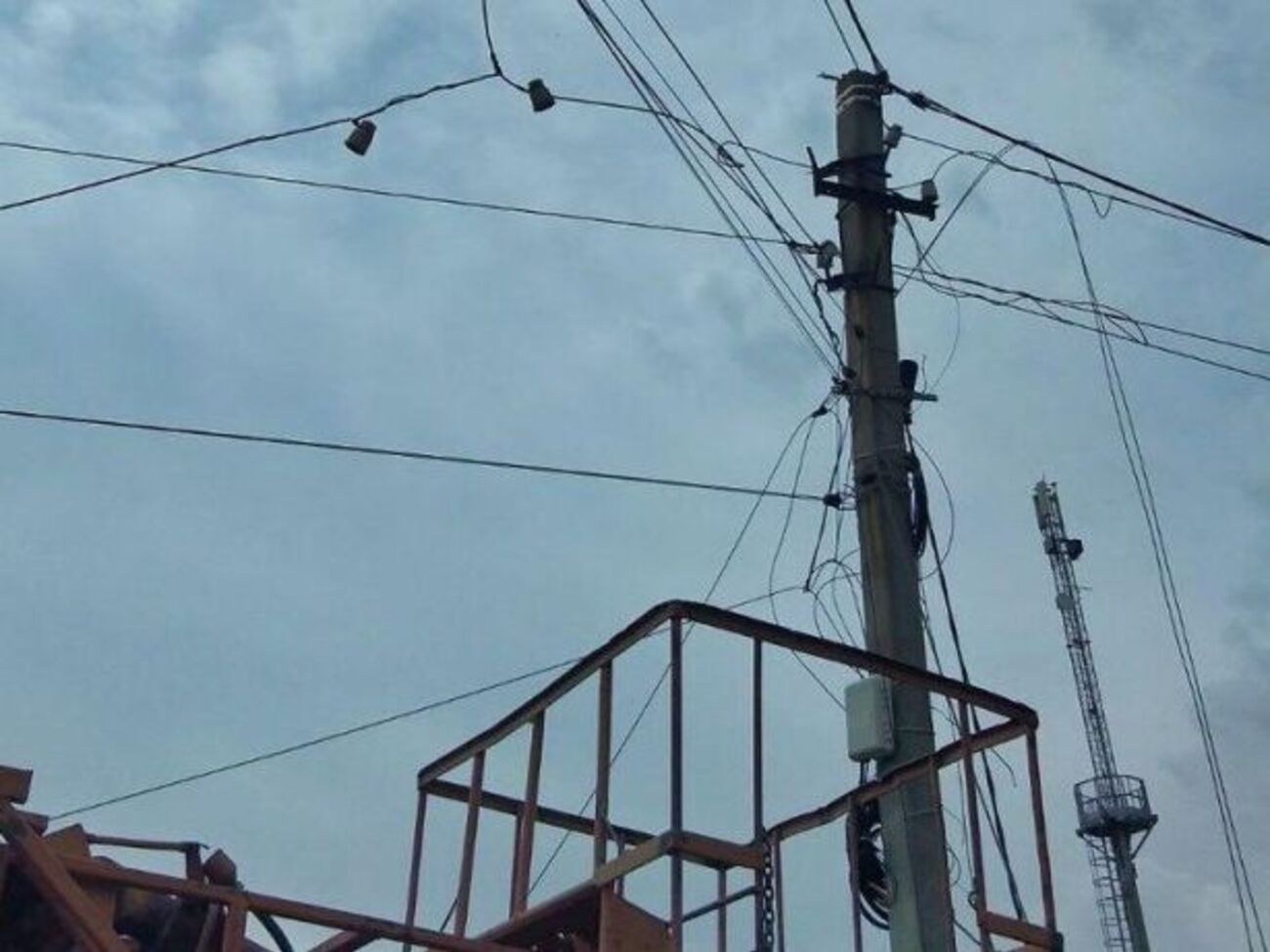 Без світла поки що залишається 83 тиc. будинків у Донецькій області й майже понад 350 будинків у Дніпропетровській області